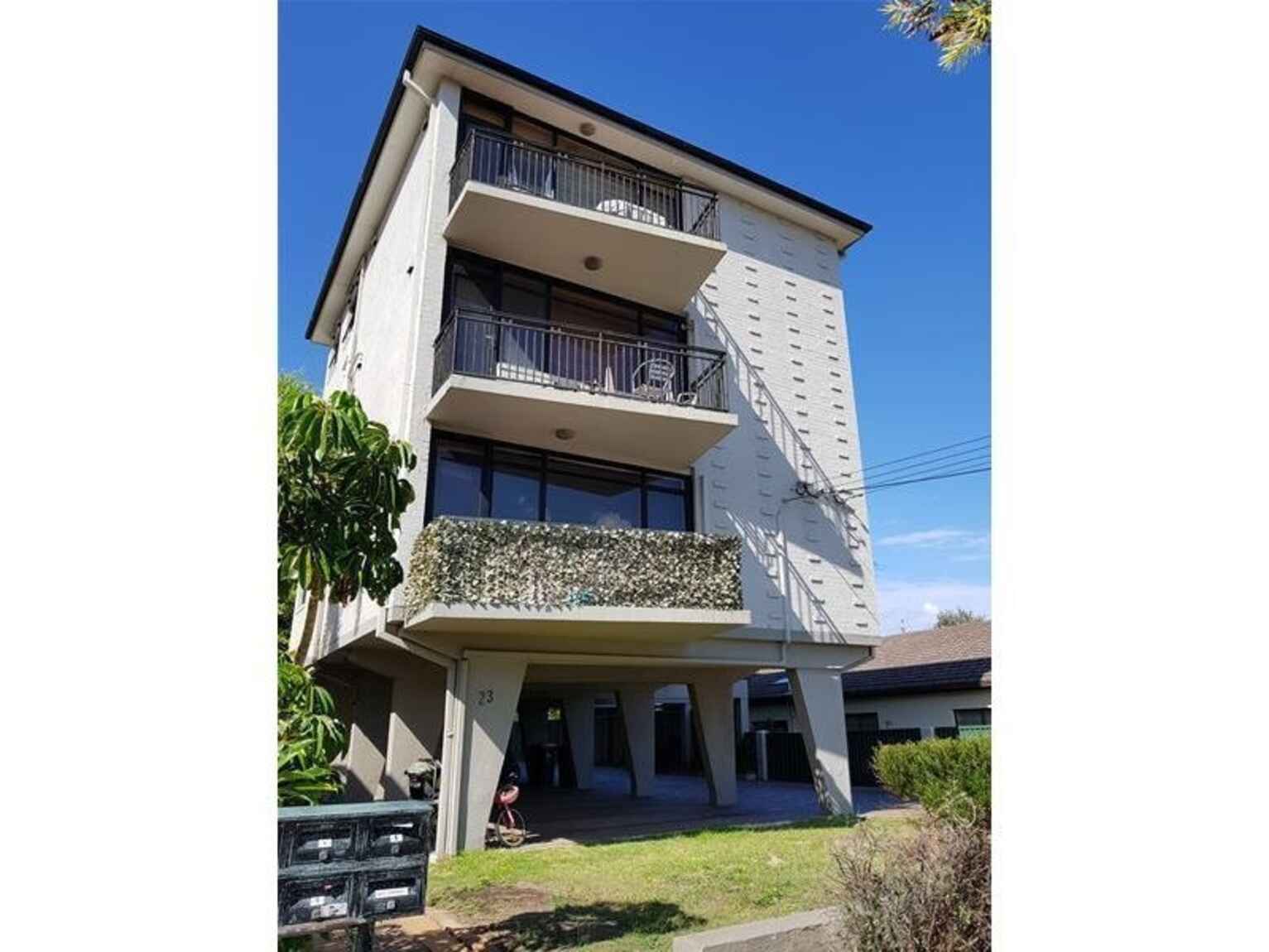 8/23 Duncan Street Maroubra