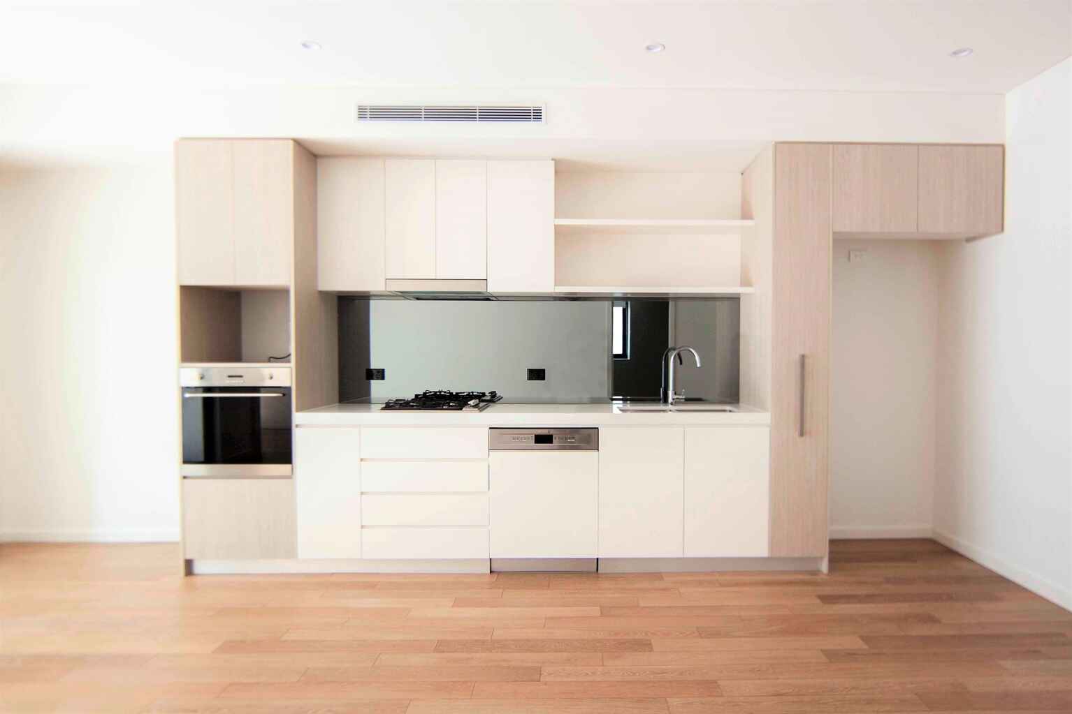 B811/2 Muller Lane Mascot