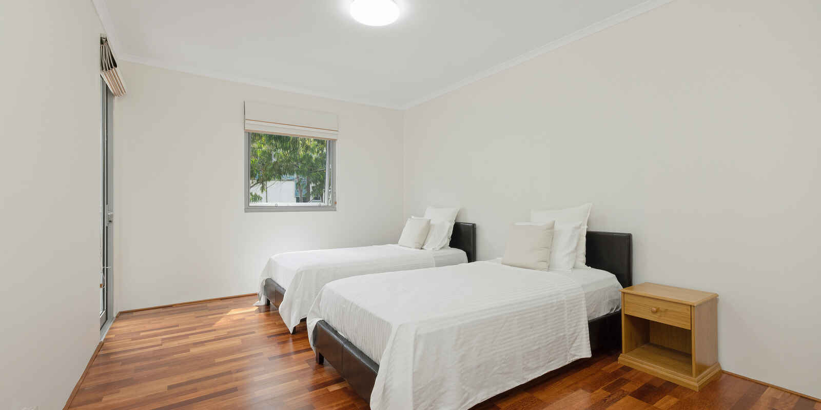 8/4 Grandstand Parade Zetland 8/4 Grandstand Parade Zetland