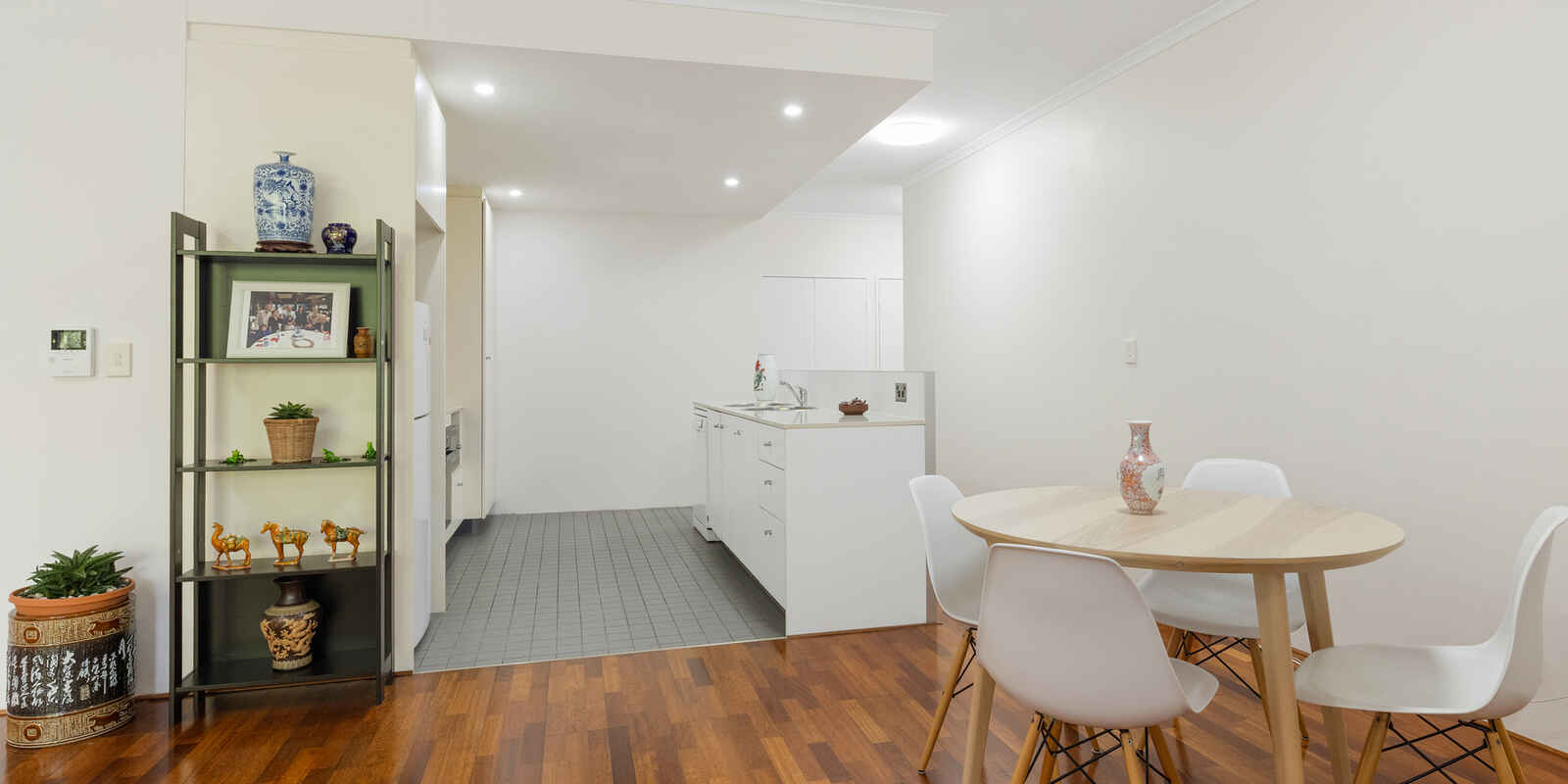 8/4 Grandstand Parade Zetland 8/4 Grandstand Parade Zetland