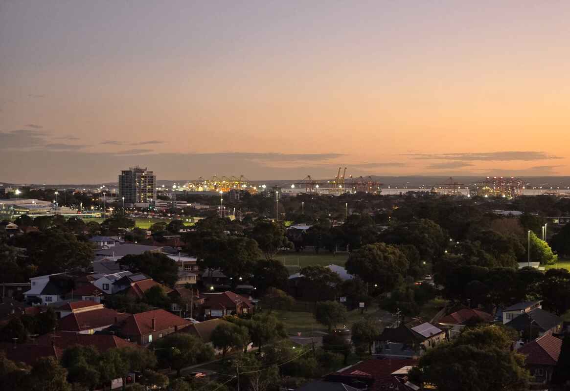 Outstanding Views - Newington Tower Sub Penthouse Style
