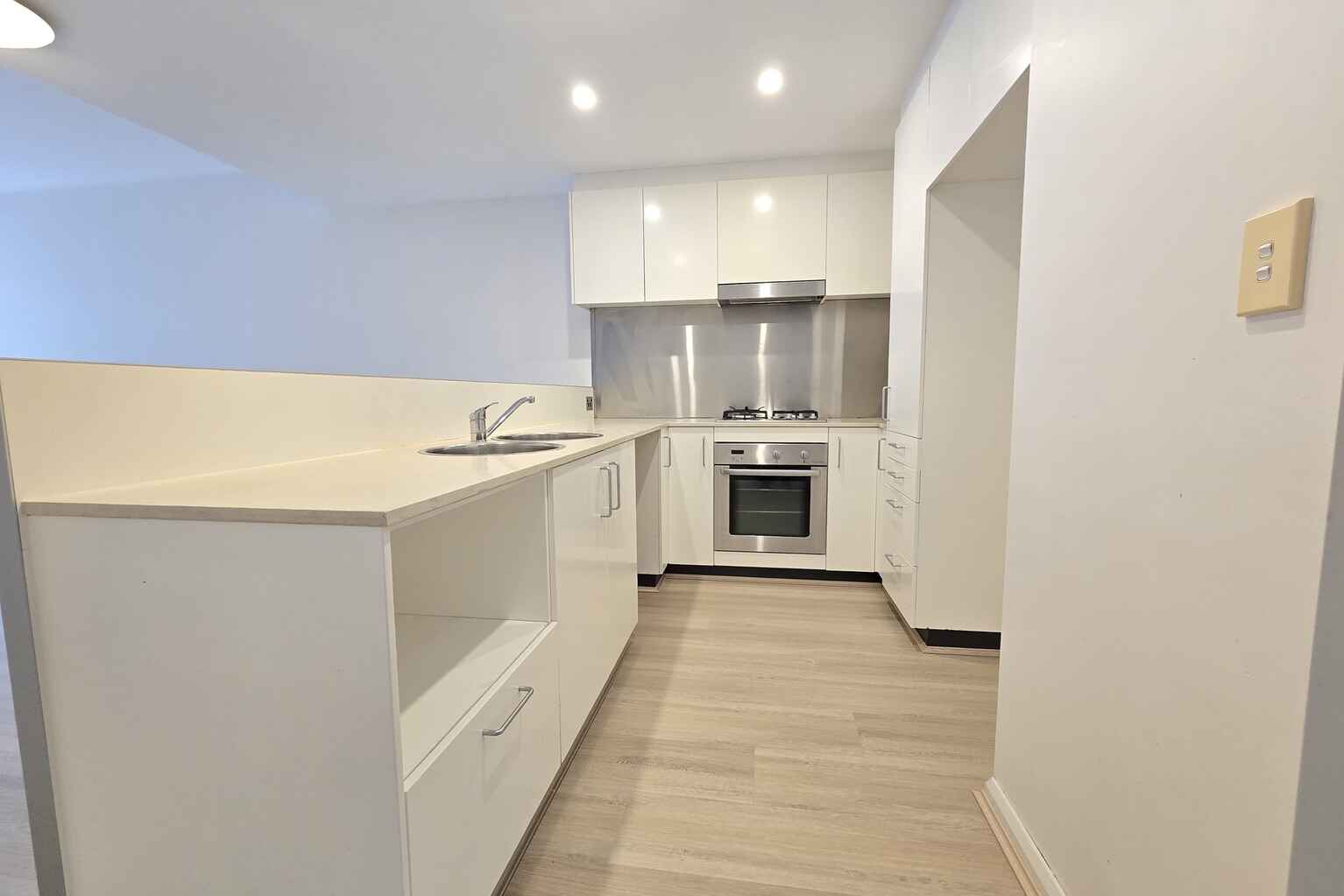 5/8 Grandstand Parade Zetland 5/8 Grandstand Parade Zetland