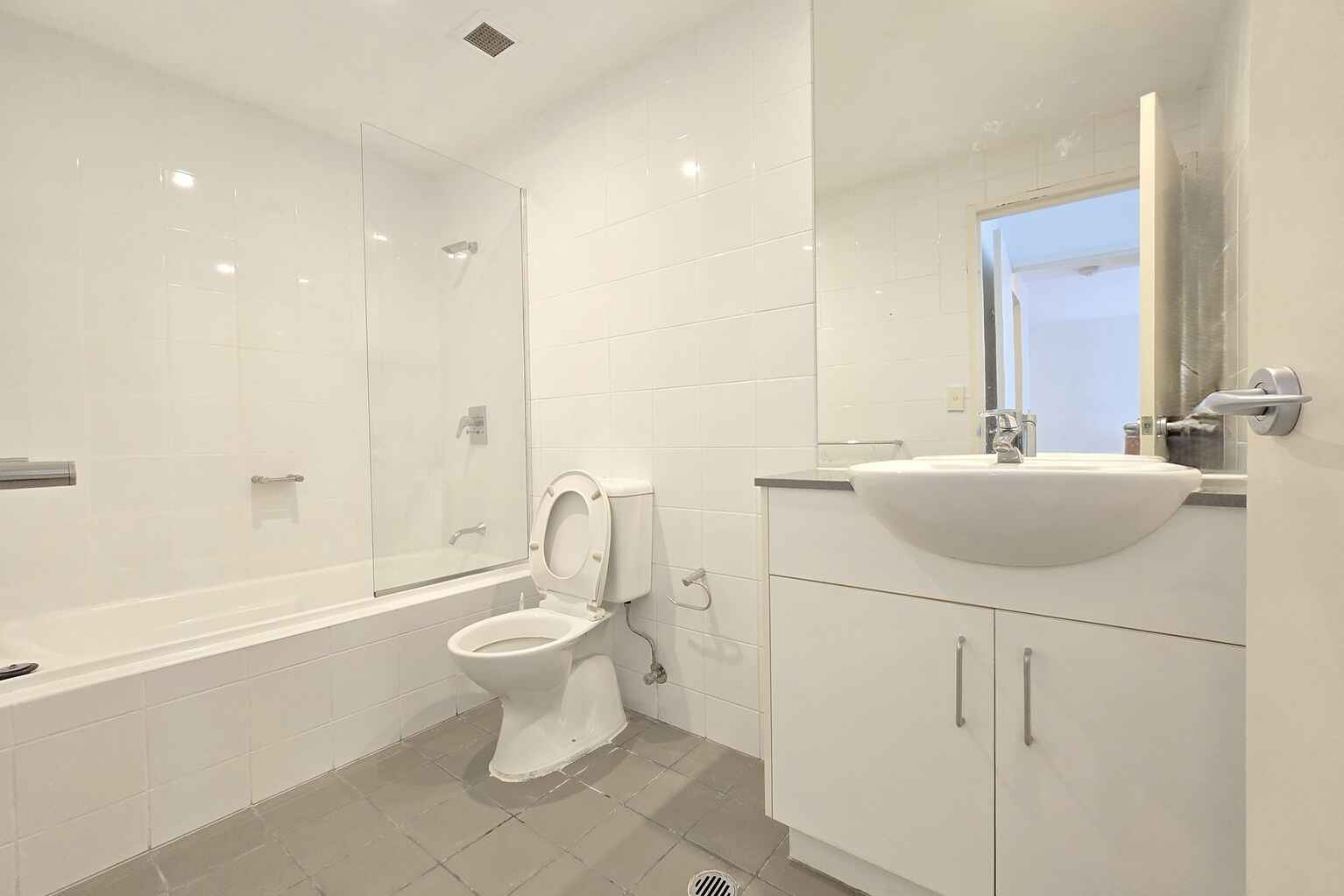 5/8 Grandstand Parade Zetland 5/8 Grandstand Parade Zetland