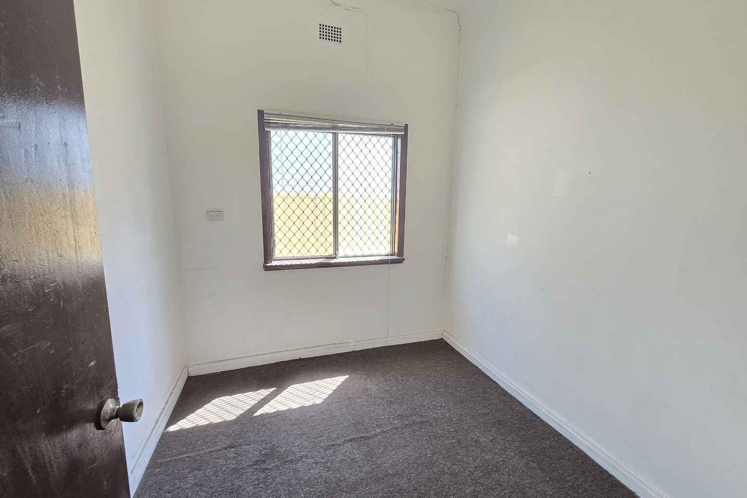 31 Robey Street Mascot