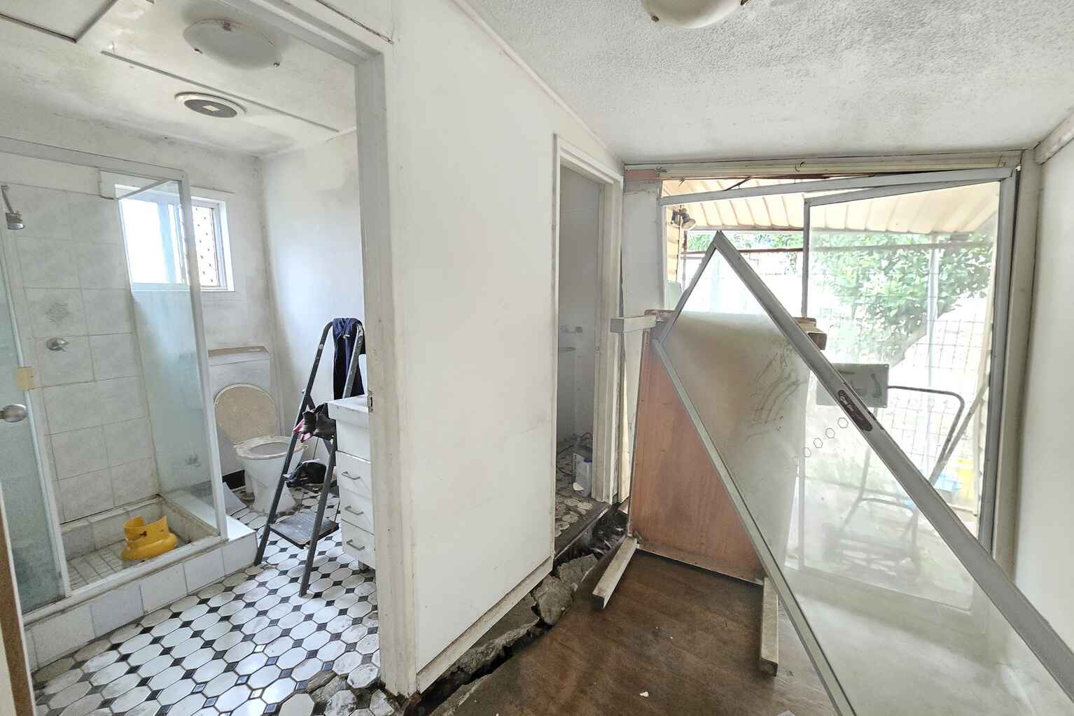 31 Robey Street Mascot