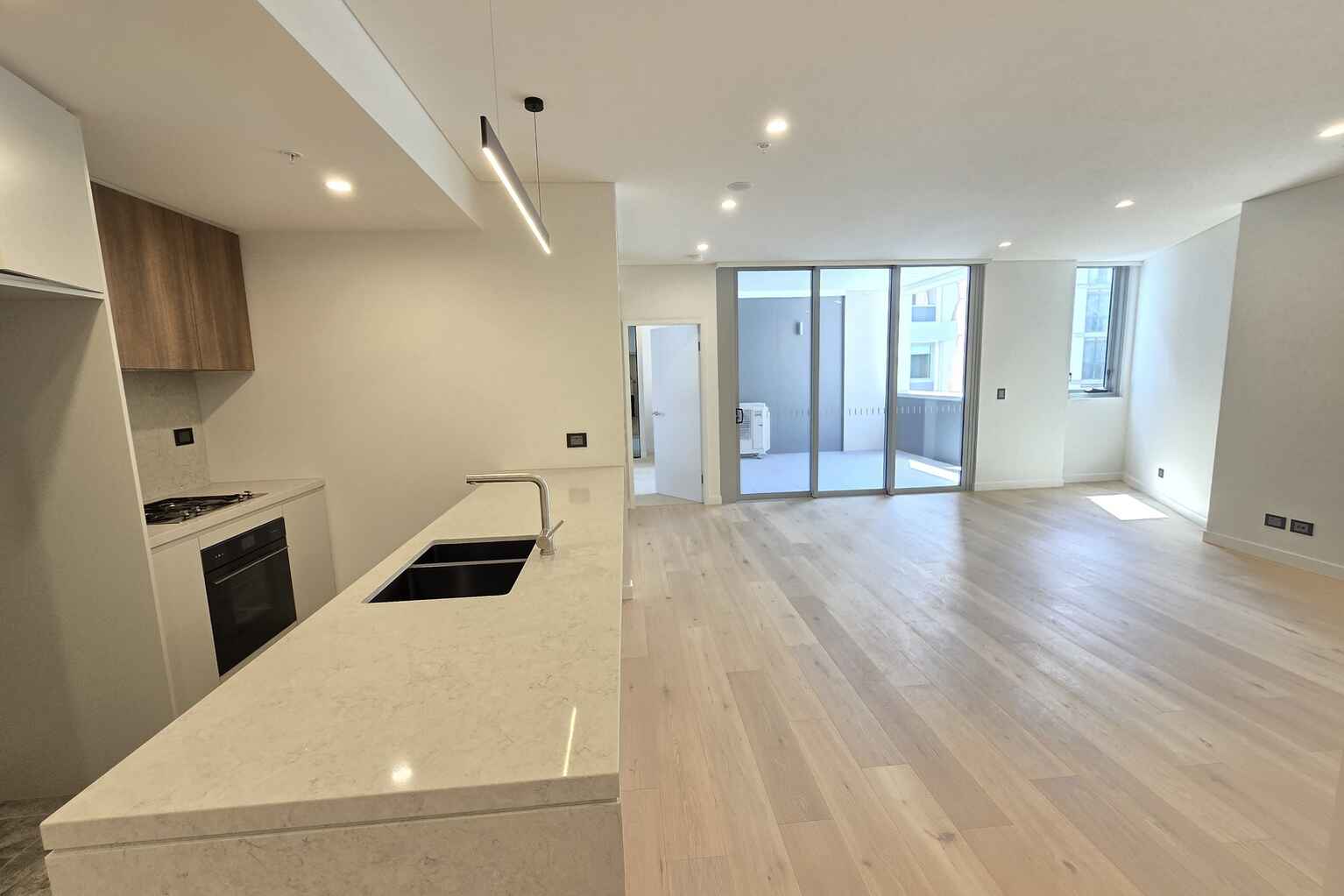 301B/16 Rothschild Avenue Rosebery 301B/16 Rothschild Avenue Rosebery