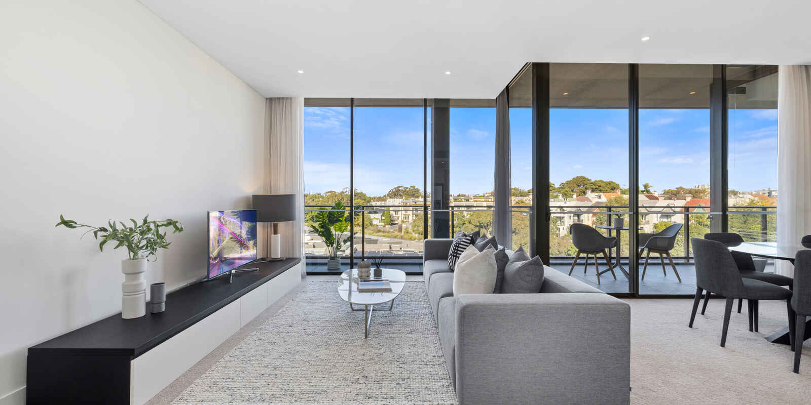803/17 Grattan Close Forest Lodge
