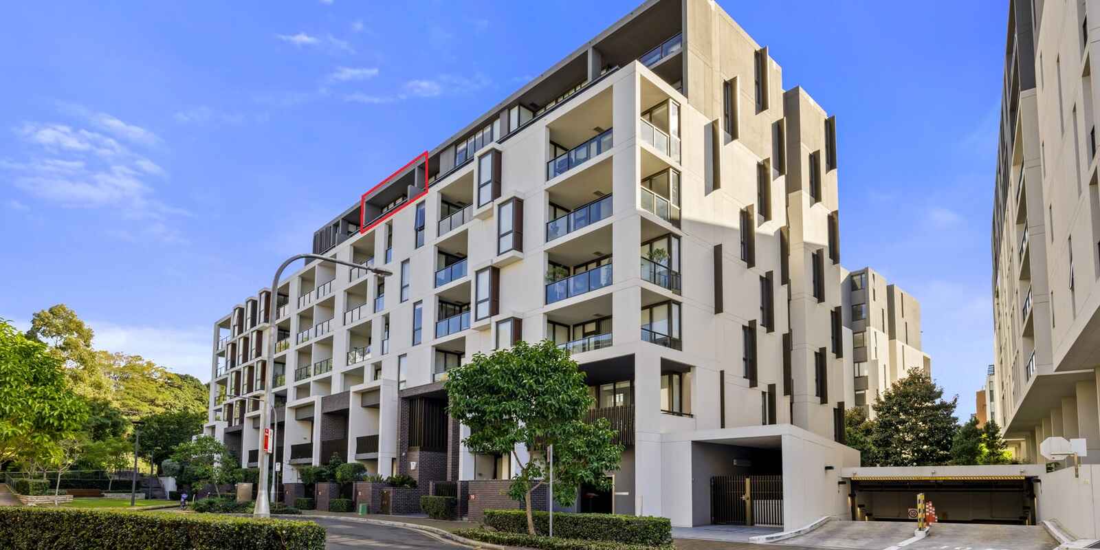 803/17 Grattan Close Forest Lodge