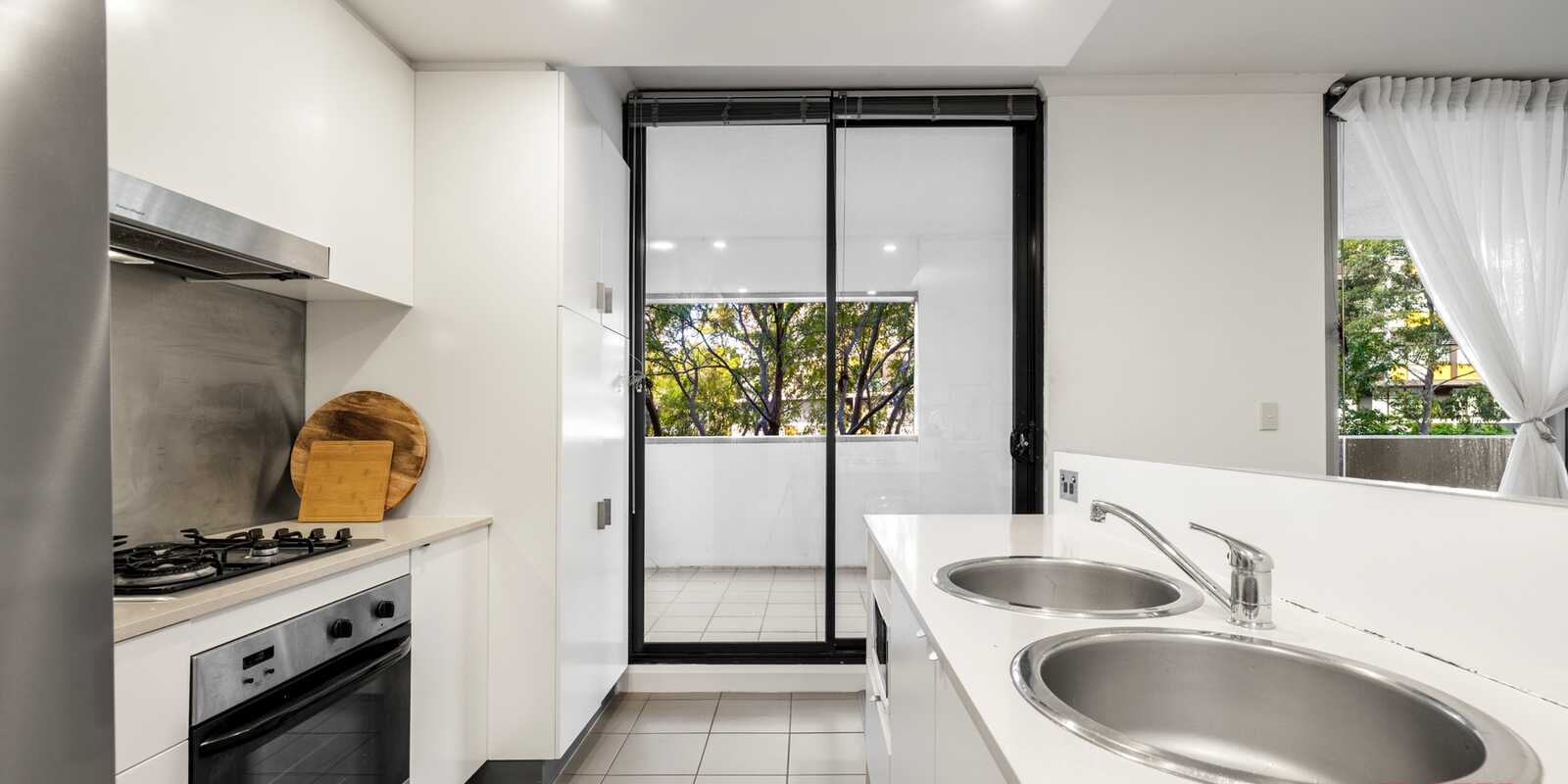 98/5A Victoria Park Parade Zetland 98/5A Victoria Park Parade Zetland