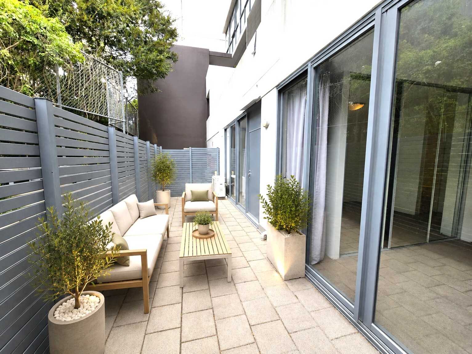 5/8 Grandstand Parade Zetland