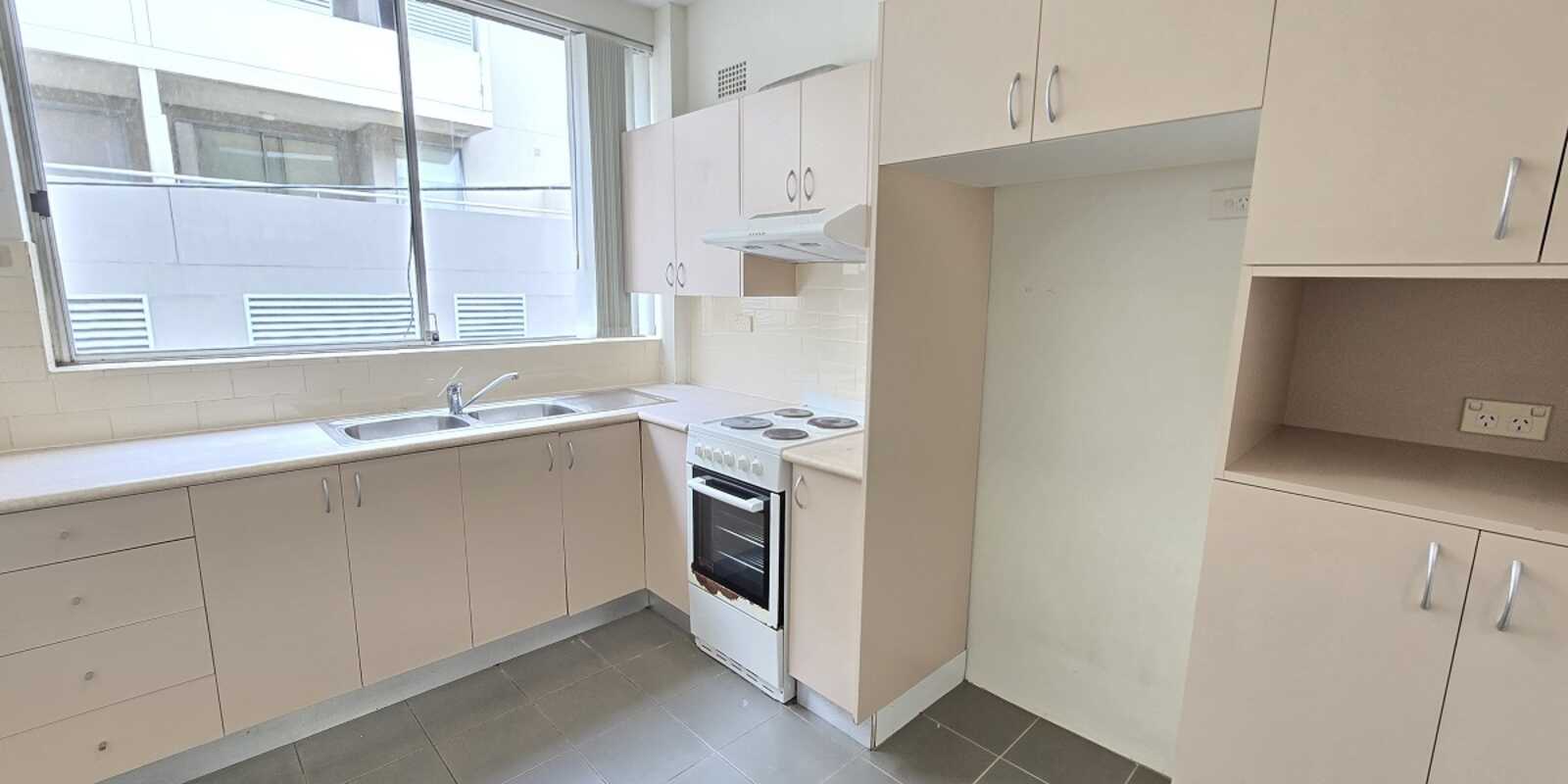 2/42 Borrodale Road Kingsford